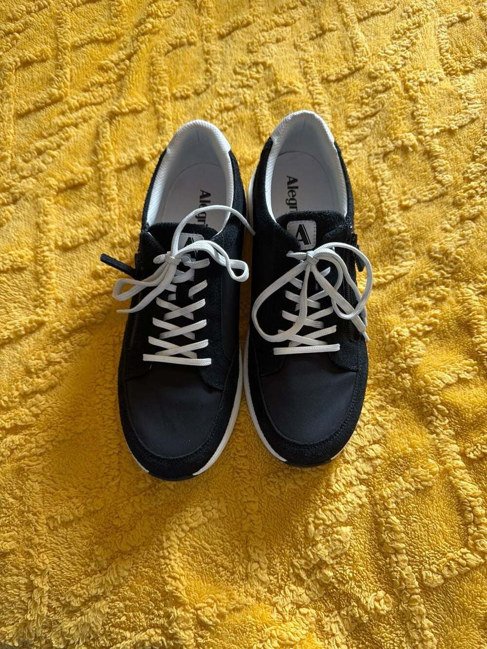 Alegria Women's Eazeer EZR-6486 Black Fashion Sneaker with Side Zipper